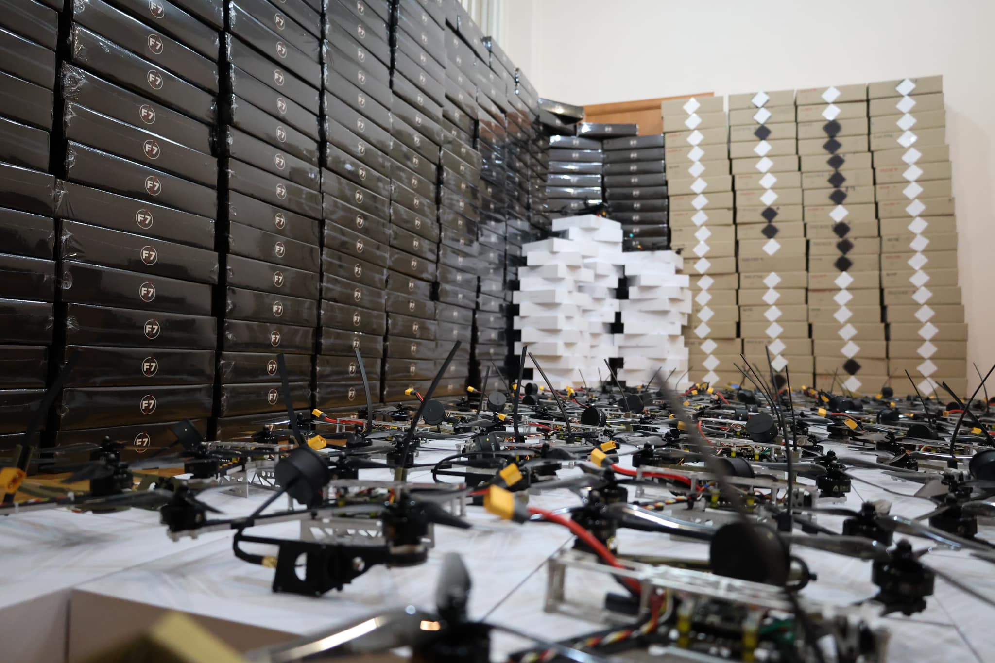 Білоцерківська громада передала 50 FPV-дронів Чорним Запорожцям