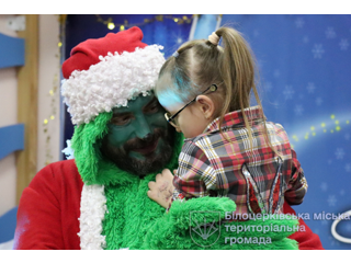 Не дозволили вкрасти Різдво: відбулося яскраве дійство для особливих малят