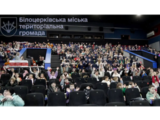 У кожної дитини має бути новорічне свято!