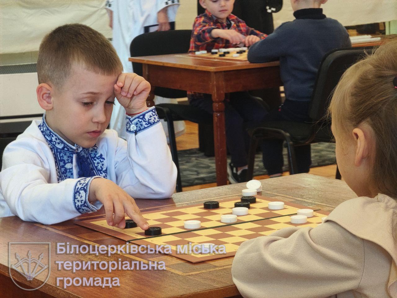 Міський турнір «Цікаві шашки»: перші перемоги наймолодших гравців