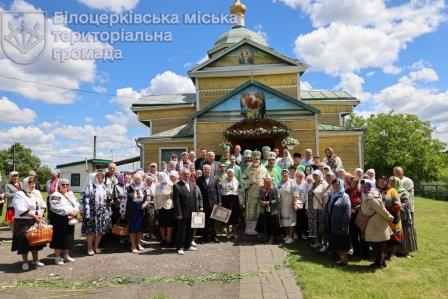 У Шкарівці відбулося храмове свято з нагоди 270-річчя Святодухівської церкви