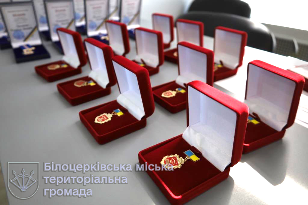11 посмертних нагород вручили рідним загиблих воїнів