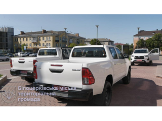 Ще 4 автомобілі для військових