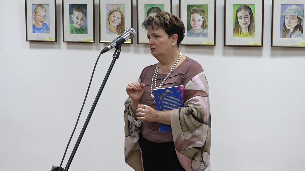 Розпочала роботу виставка картин Галини Невінчаної та її учнів «Моє життя»